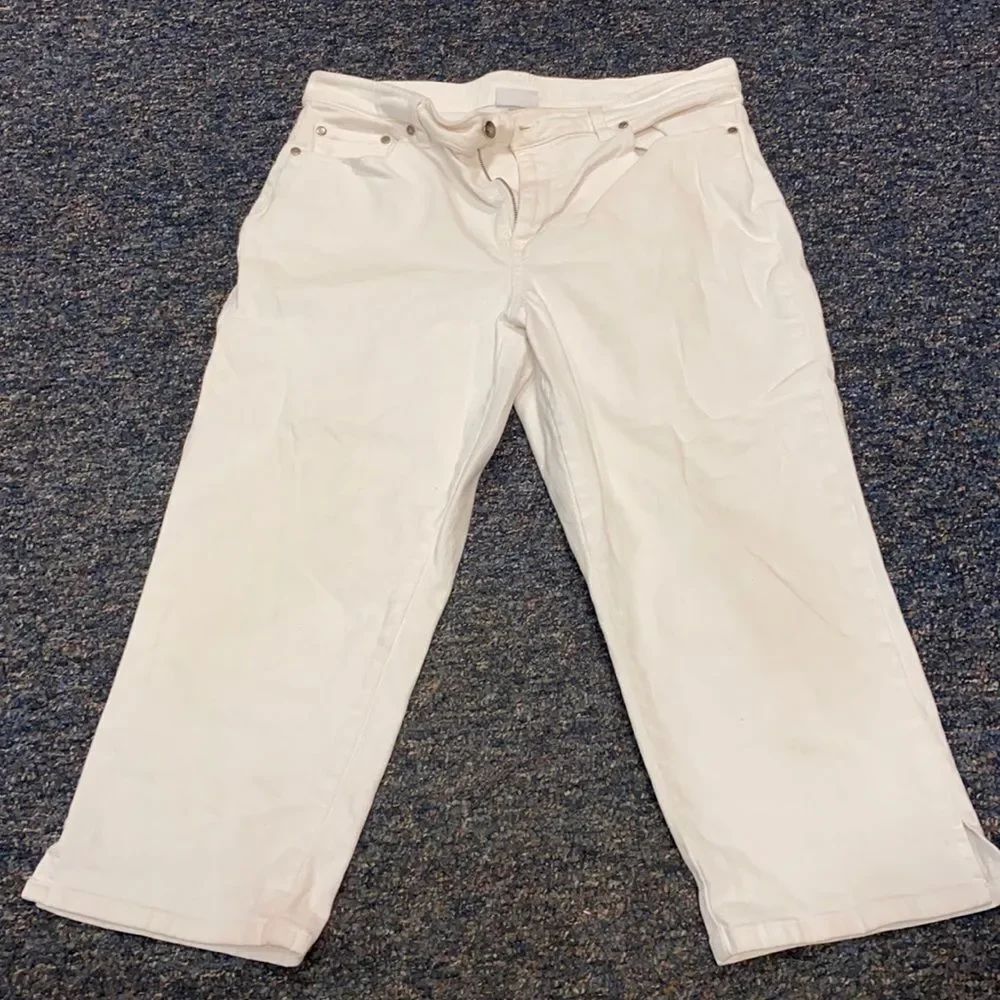 Jaclyn Smith White Denim Capris sz. 12